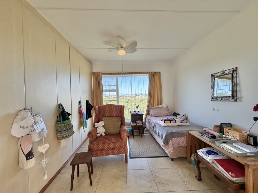 3 Bedroom Property for Sale in Wavecrest Eastern Cape